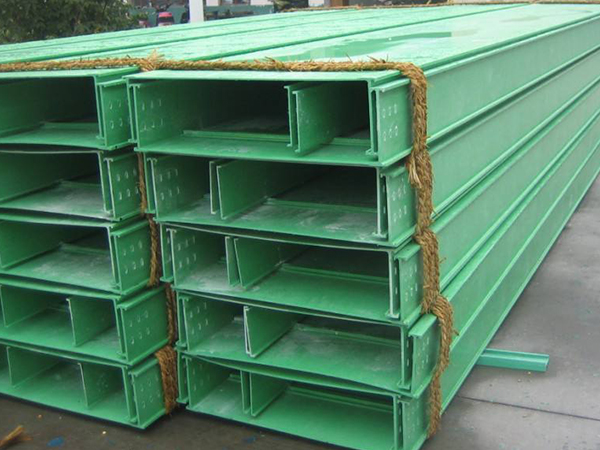 槽式電纜橋架-01